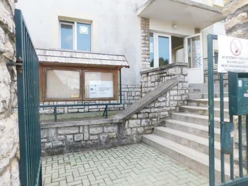 a Táncsics Technikum bejárata